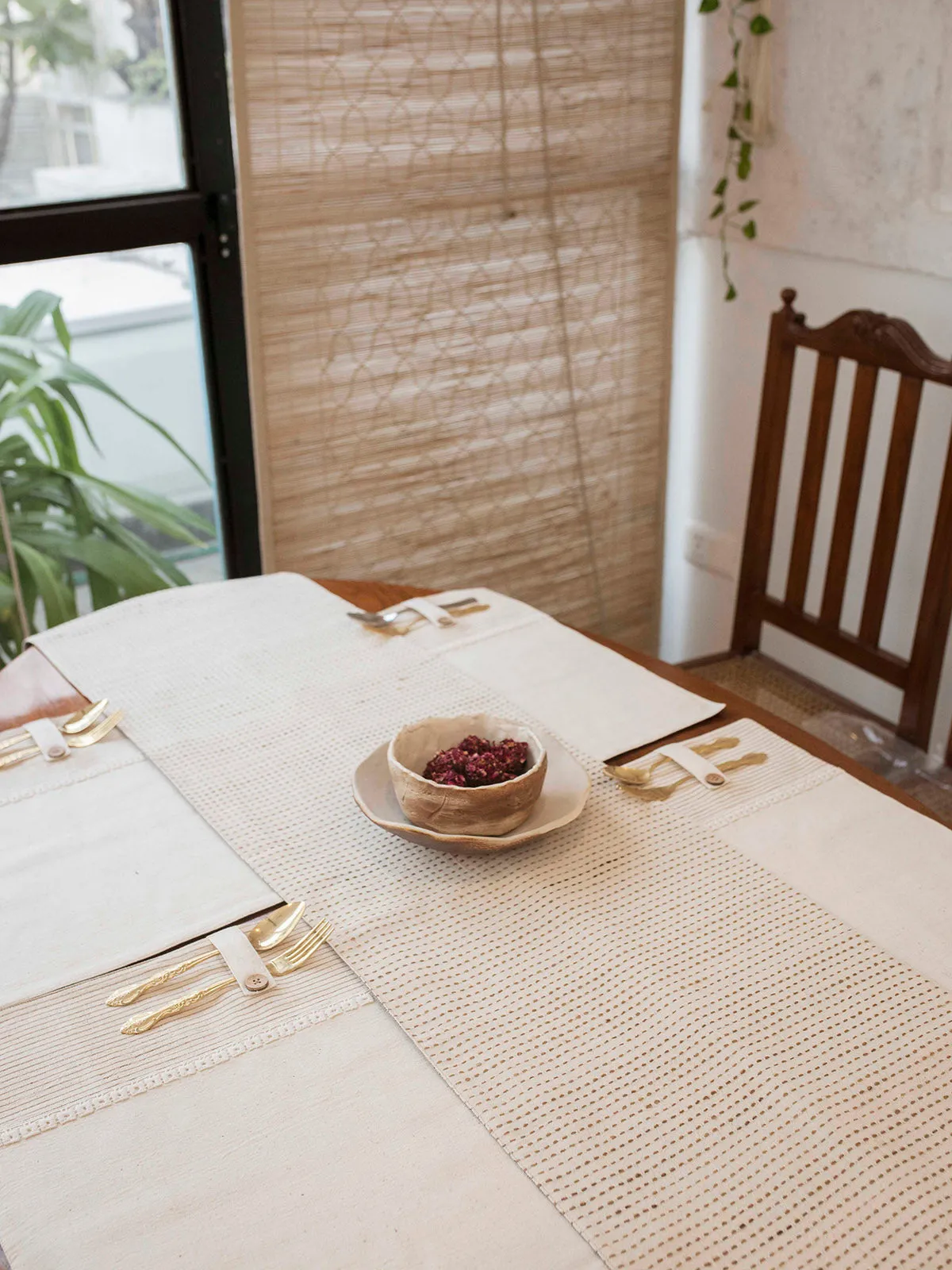 Koa Dining Set Of A Table Runner And 8 Table Mats Beige