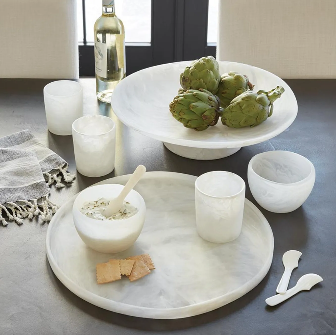 Resin Serving Pedestal