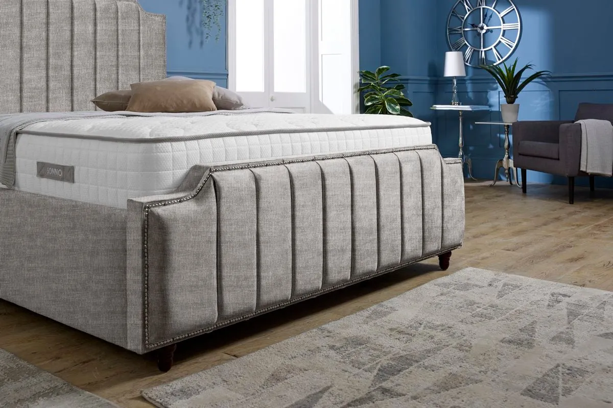 Washington Upholstered Bed